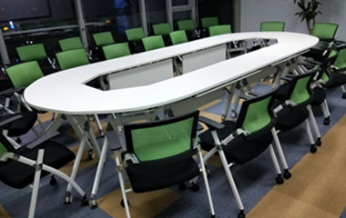 世熠网络科技（上海）有限公司培训室桌椅定制